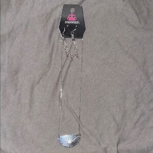 💍5/$5💍 Paparazzi Silver Necklace